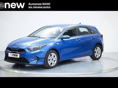 Käytetty Kia Ceed 120 HP (88 kW) 2023 Sininen Viistoperä