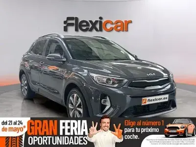 Usado Kia Stonic 120 HP (88 kW) 2021 Azul SUV