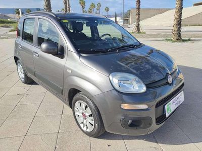 Usado Fiat Panda Lounge 69 CV (50 kW) 2018 Gris Utilitario