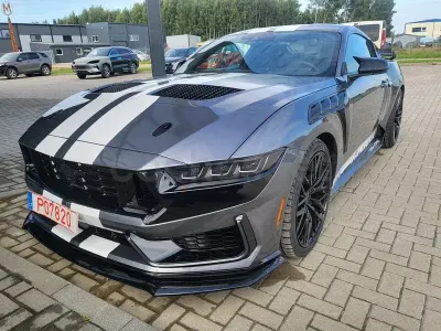 Usado Ford Mustang Fastback 291 CV (214 kW) 2020 Gris / plata Coupe