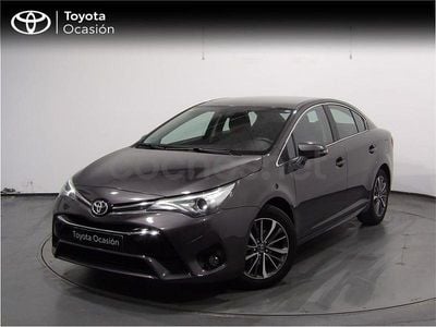 Usado Toyota Avensis Executive 147 CV (108 kW) 2016 Gris / plata Familiar