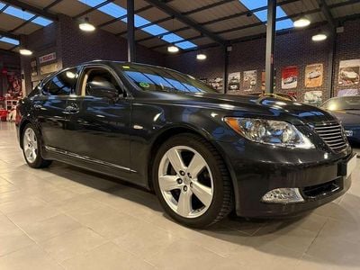 Gris Usado 2008 Lexus LS460 President Line Berlina | 25.500 €