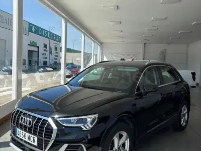 Usado Audi Q3 150 CV (110 kW) 2022 Negro SUV