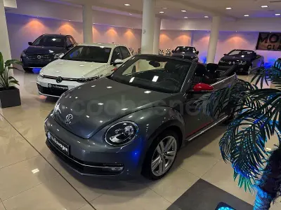 Usado VW Beetle Design 110 CV (80 kW) 2016 Gris / plata Utilitario