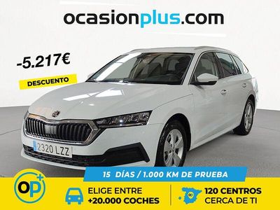 Usado Skoda Octavia Ambition 110 CV (80 kW) 2022 Blanco Familiar