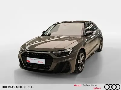 Usado Audi A1 Sportback 116 CV (85 kW) 2025 Gris Utilitario