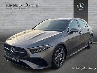 Usado Mercedes A180 AMG line 116 CV (85 kW) 2024 Gris montaña Berlina