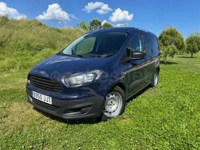 Usado Ford Tourneo Courier Trend 75 CV (55 kW) 2015 Azul Monovolumen