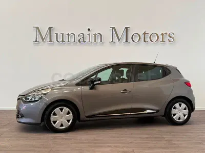 Usado Renault Clio IV Expression 90 CV (66 kW) 2013 Gris / plata Berlina