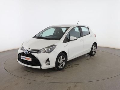 Usado Toyota Yaris Hybrid Active 101 CV (74 kW) 2015