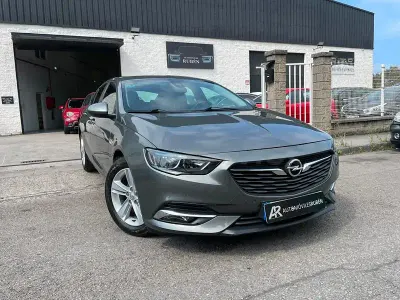 Usado Opel Insignia Innovation 136 CV (100 kW) 2019 Negro Familiar