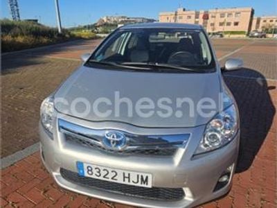 Toyota Auris Hybrid