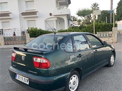 Usado Seat Cordoba Stella 75 CV (55 kW) 2000 Verde Berlina
