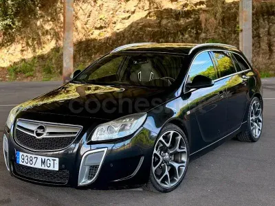Usado Opel Insignia OPC 325 CV (239 kW) 2010 Negro Familiar