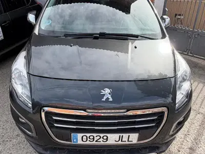 Usado Peugeot 3008 Access 120 CV (88 kW) 2015 Negro Familiar