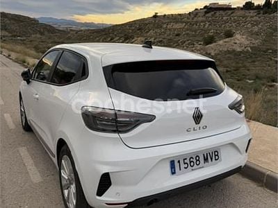 Blanco Usado 2024 Renault Clio V Evolution Berlina | 16.500 € (Precio justo)