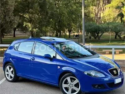 Usado Seat Leon Sport 140 CV (102 kW) 2005 Azul Utilitario