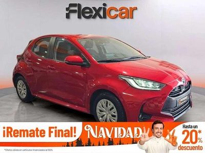 Rojo Usado 2023 Toyota Yaris Hybrid Active Utilitario | 16.990 € (Buen precio)