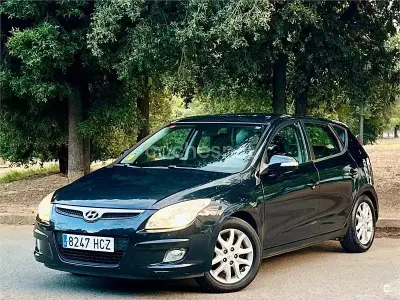 Usado Hyundai i30 Style 128 CV (94 kW) 2011 Negro Berlina