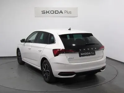 Usado Skoda Scala Selection 115 CV (84 kW) 2025 Blanco Utilitario