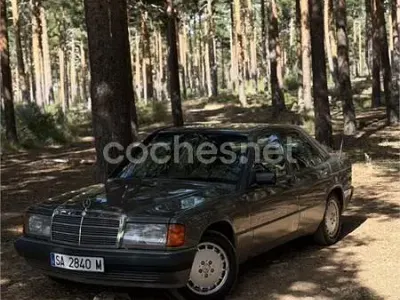 Usado Mercedes 190 109 CV (80 kW) 1991 Gris / plata Berlina