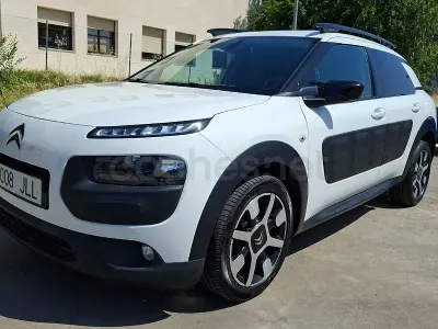Usado Citroën C4 Shine Edition 100 CV (73 kW) 2016 Blanco Berlina