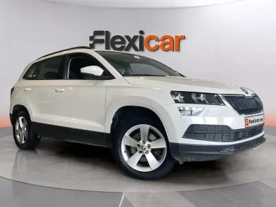 Usado Skoda Karoq Style 150 CV (110 kW) 2020 Blanco SUV