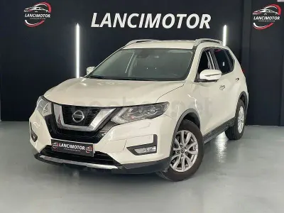Usado Nissan X-Trail N-Connecta 177 CV (130 kW) 2019 Blanco SUV