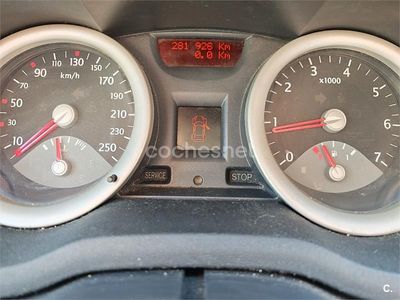 Begagnad Renault Mégane II Authentique 120 HK (88 kW) 2003 Svart Sedan