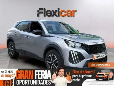 Usado Peugeot 2008 Active 100 CV (73 kW) 2023 Gris SUV
