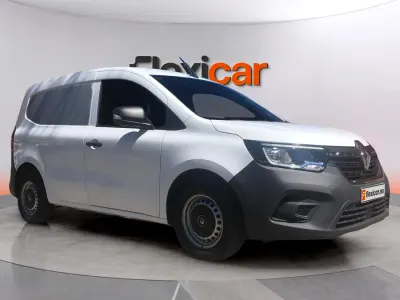 Usado Renault Kangoo 131 CV (96 kW) 2023 Blanco Monovolumen