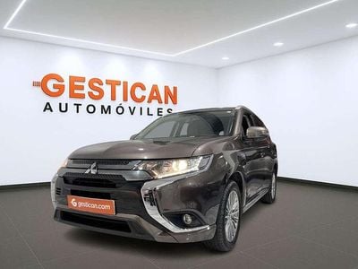 Marrón Usado 2020 Mitsubishi Outlander P-HEV Motion SUV | 23.990 € (Precio justo)