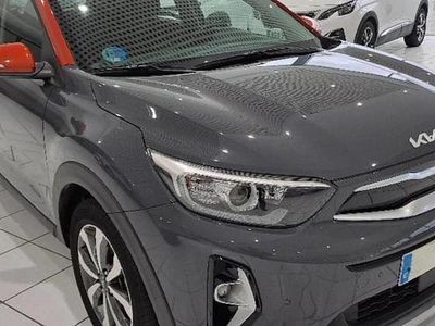 Gris acero Usado 2021 Kia Stonic SUV | 16.720 € (Precio justo)