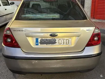 Usado Ford Mondeo Sport 130 CV (95 kW) 2004 Beige Berlina