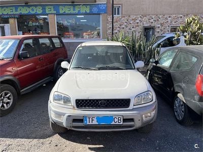 Begagnad Toyota RAV4 128 HK (94 kW) 2000 Vit SUV