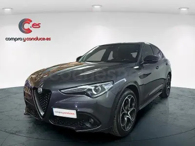 Usado Alfa Romeo Stelvio Veloce 210 CV (154 kW) 2022 Gris / plata SUV