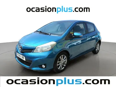 Usado Toyota Yaris Active 99 CV (72 kW) 2014 Azul Utilitario