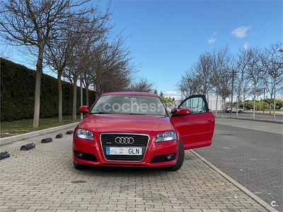 Usado Audi A3 Attraction 125 CV (91 kW) 2009 Rojo Utilitario