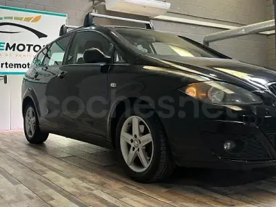 Usado Seat Altea XL Style 105 CV (77 kW) 2011 Negro Monovolumen