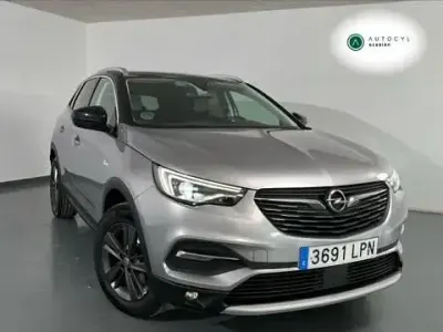 Usado Opel Grandland X Edition 131 CV (96 kW) 2021 Gris SUV