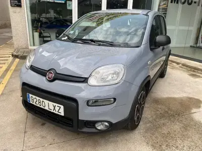 Usado Fiat Panda Cross Cross 70 CV (51 kW) 2022 Gris Utilitario