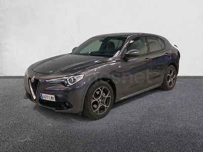Gris / plata Usado 2022 Alfa Romeo Stelvio Ti SUV | 28.990 € (Precio justo)