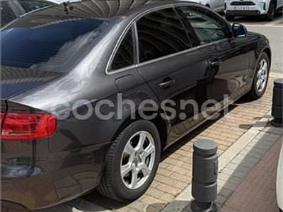 Usado Audi A4 143 HP (105 kW) 2009 Cinzento Sedan