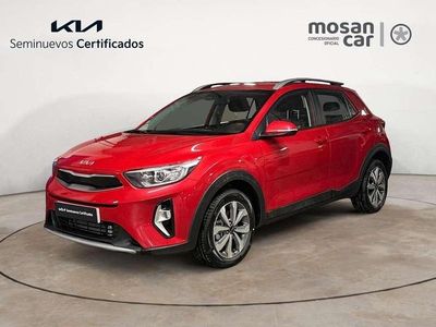 Rojo Usado 2024 Kia Stonic SUV | 19.900 € (Un poco caro)