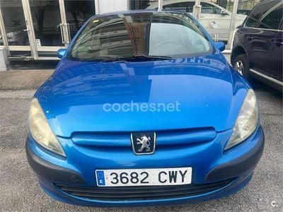 Usado Peugeot 307 110 CV (80 kW) 2004 Azul Berlina