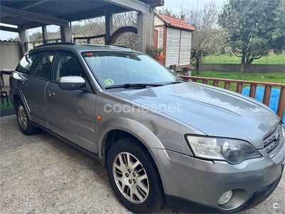 Usado Subaru Outback 165 CV (121 kW) 2005 Gris / plata Familiar