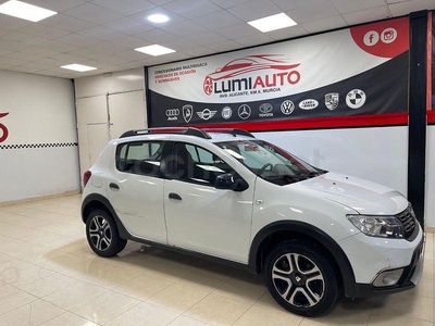 Usado Dacia Sandero Stepway 90 CV (66 kW) 2018 Blanco Berlina