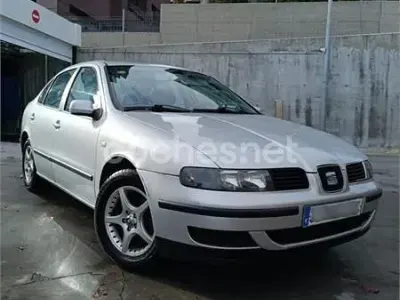 Usado Seat Toledo 100 CV (73 kW) 1999 Gris / plata Berlina