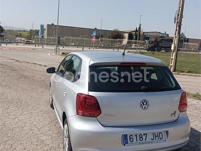 Usado VW Polo Advance 85 CV (62 kW) 2012 Gris / plata Utilitario