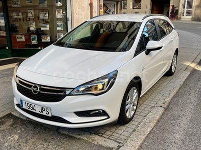Blanco Usado 2016 Opel Astra Selective Familiar | 9995 € (Caro)